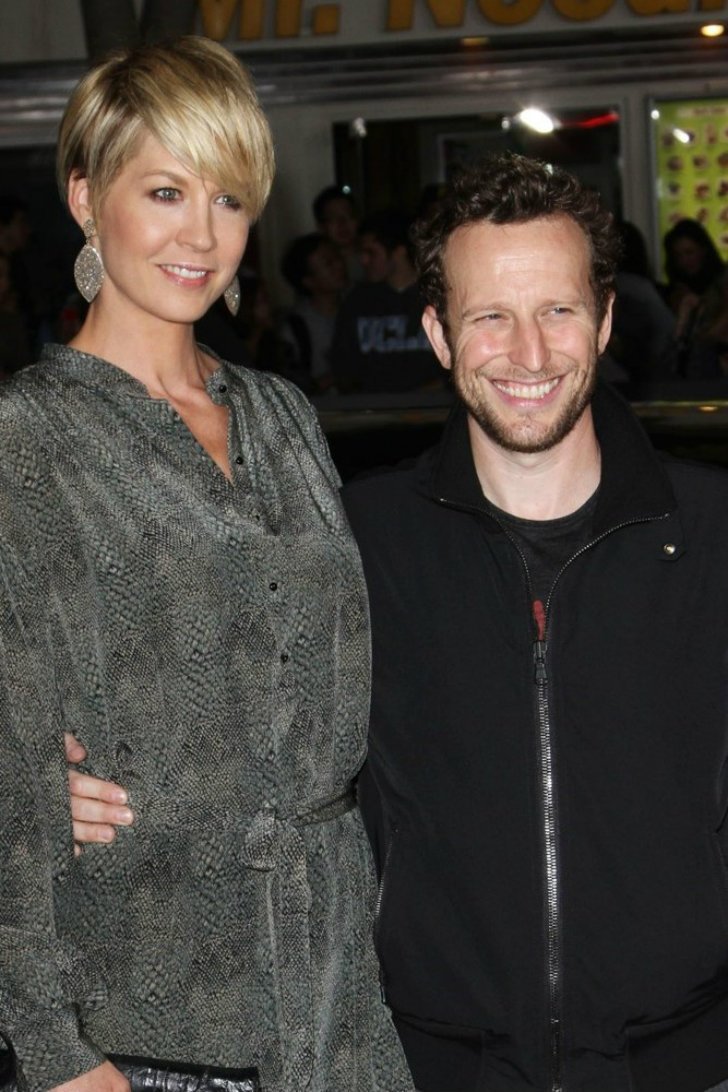 Jenna Elfman (5'9") and Bodhi Elfman (5'10")