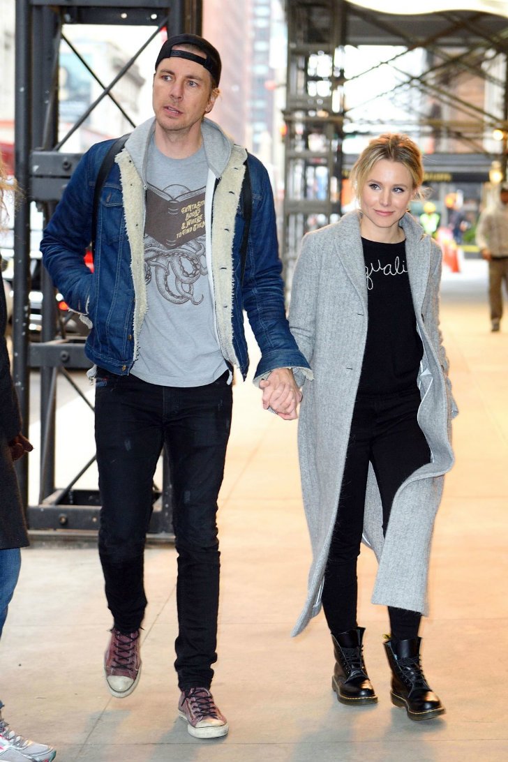 Kristen Bell (5'1") and Dax Shepard (6'2")