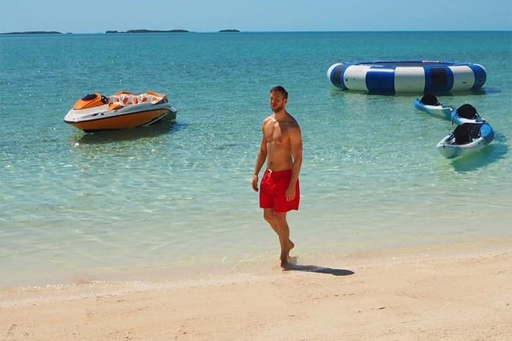 Calvin Harris – A Trip to a Beach in Ibiza